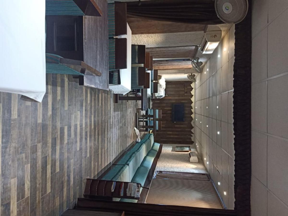Hotel Clark Heights New Delhi Bagian luar foto