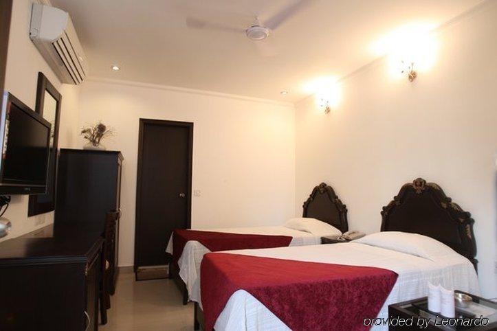 Hotel Clark Heights New Delhi Ruang foto