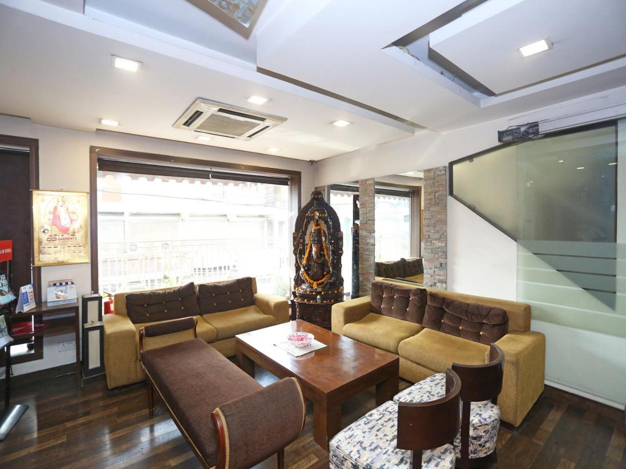 Hotel Clark Heights New Delhi Bagian luar foto