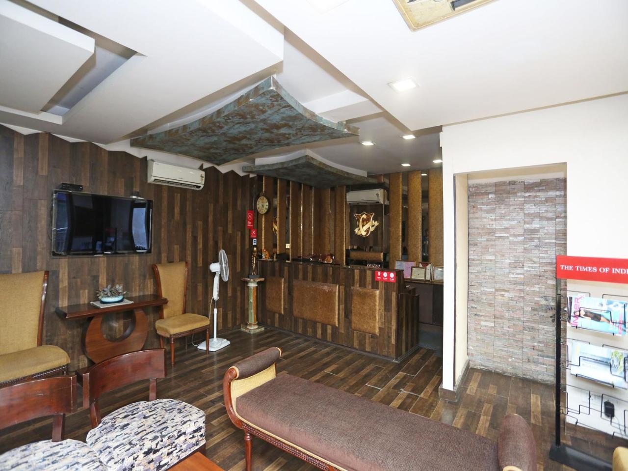 Hotel Clark Heights New Delhi Bagian luar foto